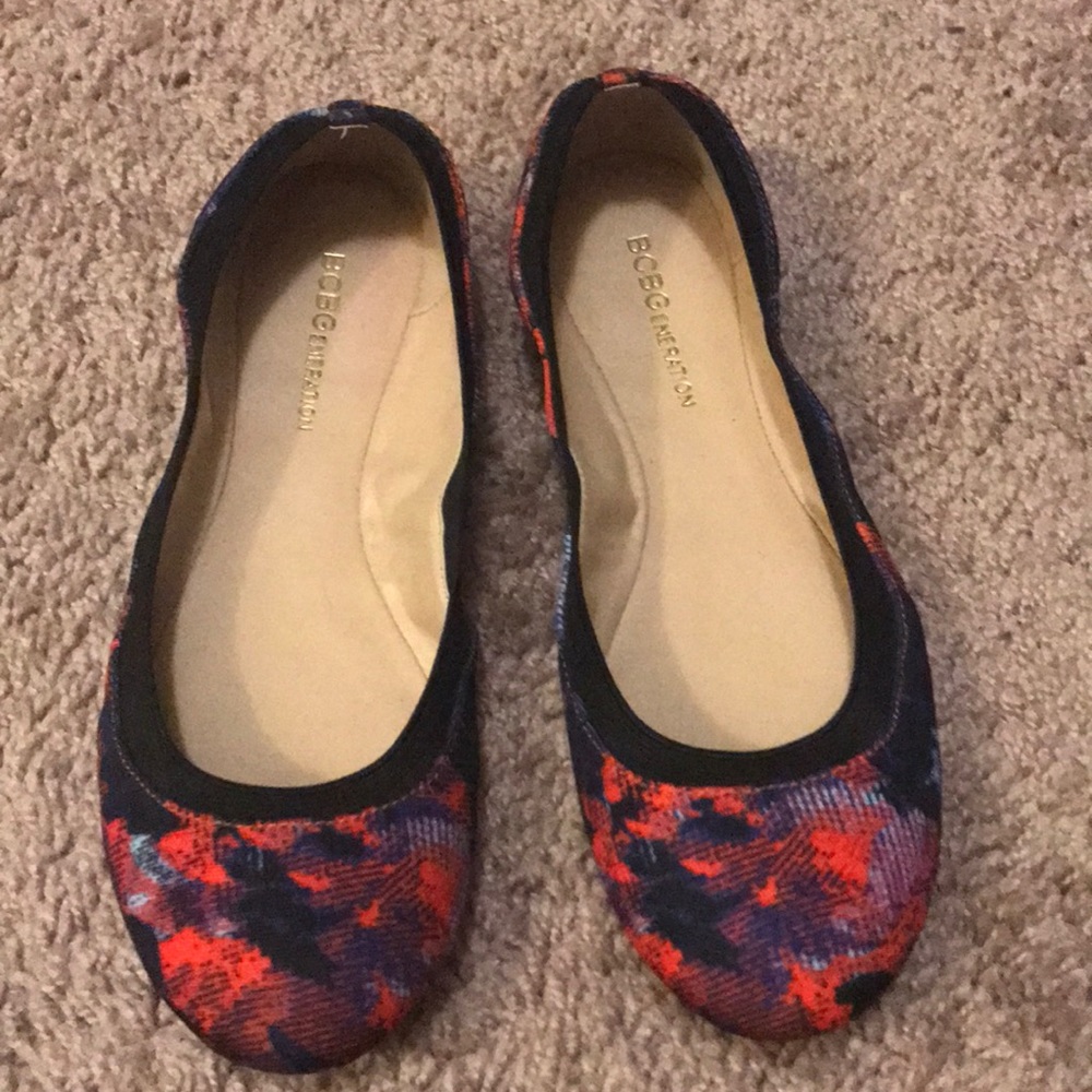 Multi-colored bcbg generation flats